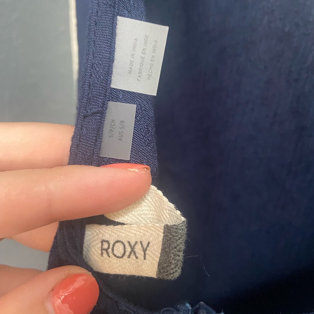 Size Small Roxy Navy Romper! Super Comfortable An… - image 2